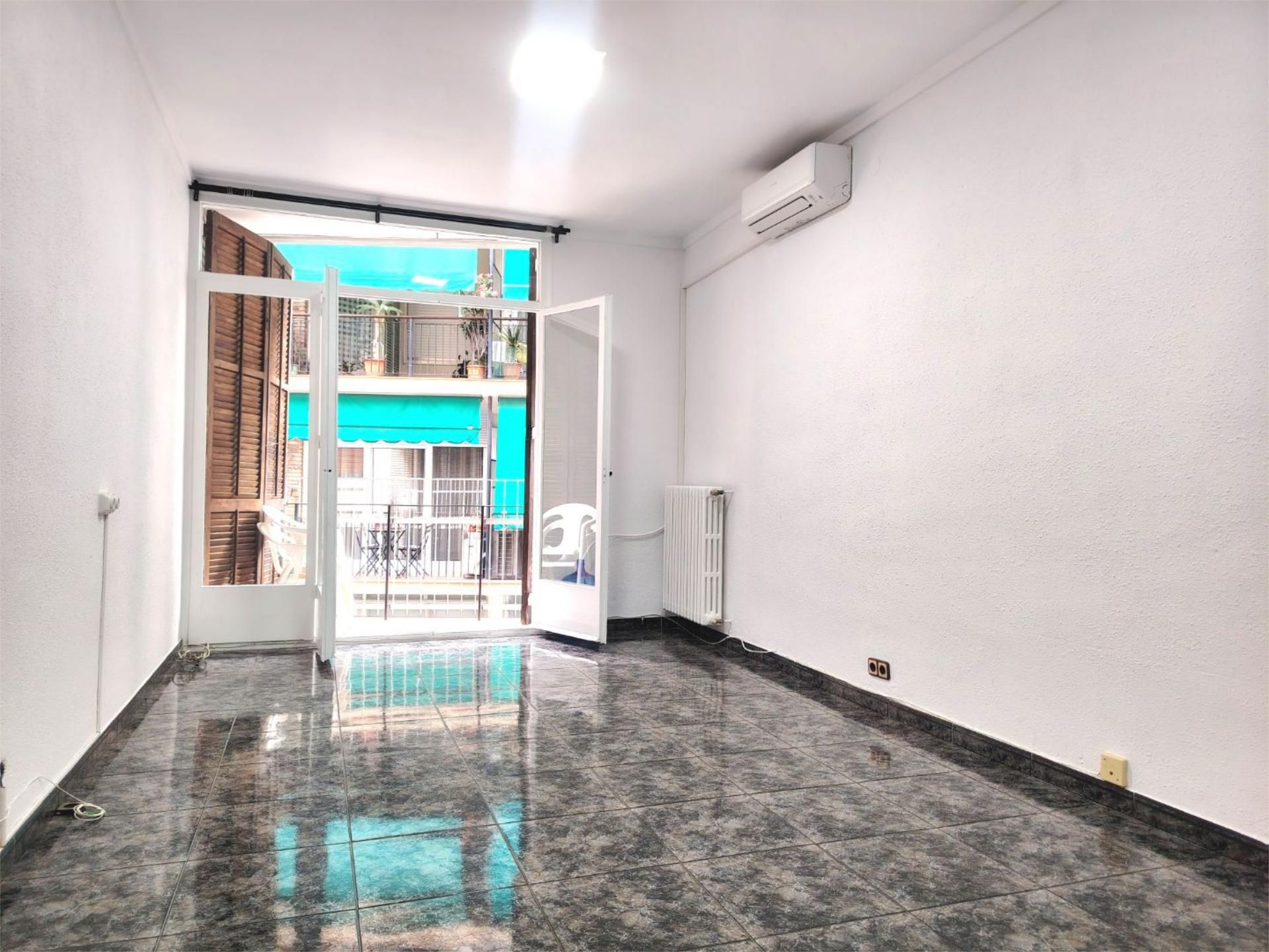 Exterior view of Flat to rent in  Barcelona Capital  with Air Conditioner, Heating and Terrace