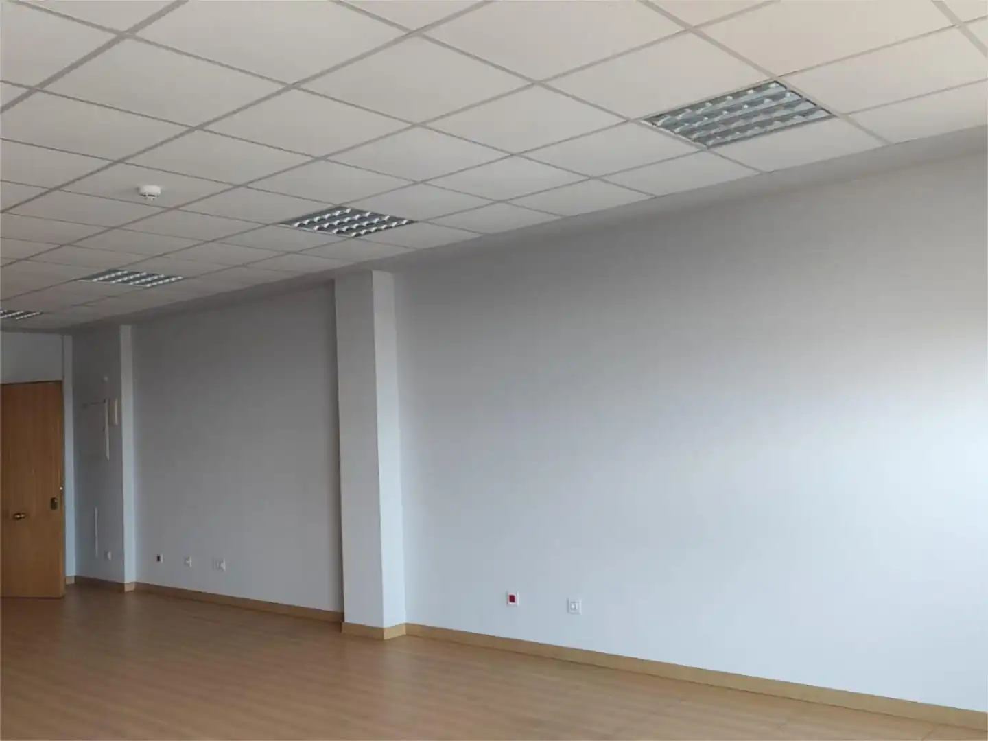 Oficina de alquiler en Llanera