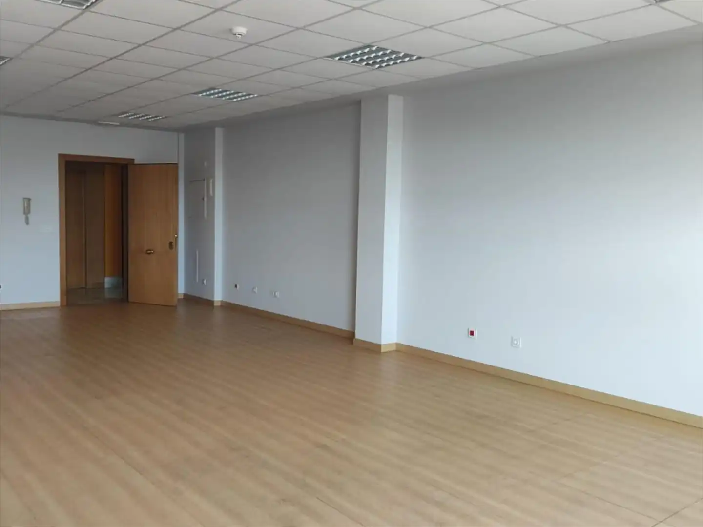 Oficina de alquiler en Llanera