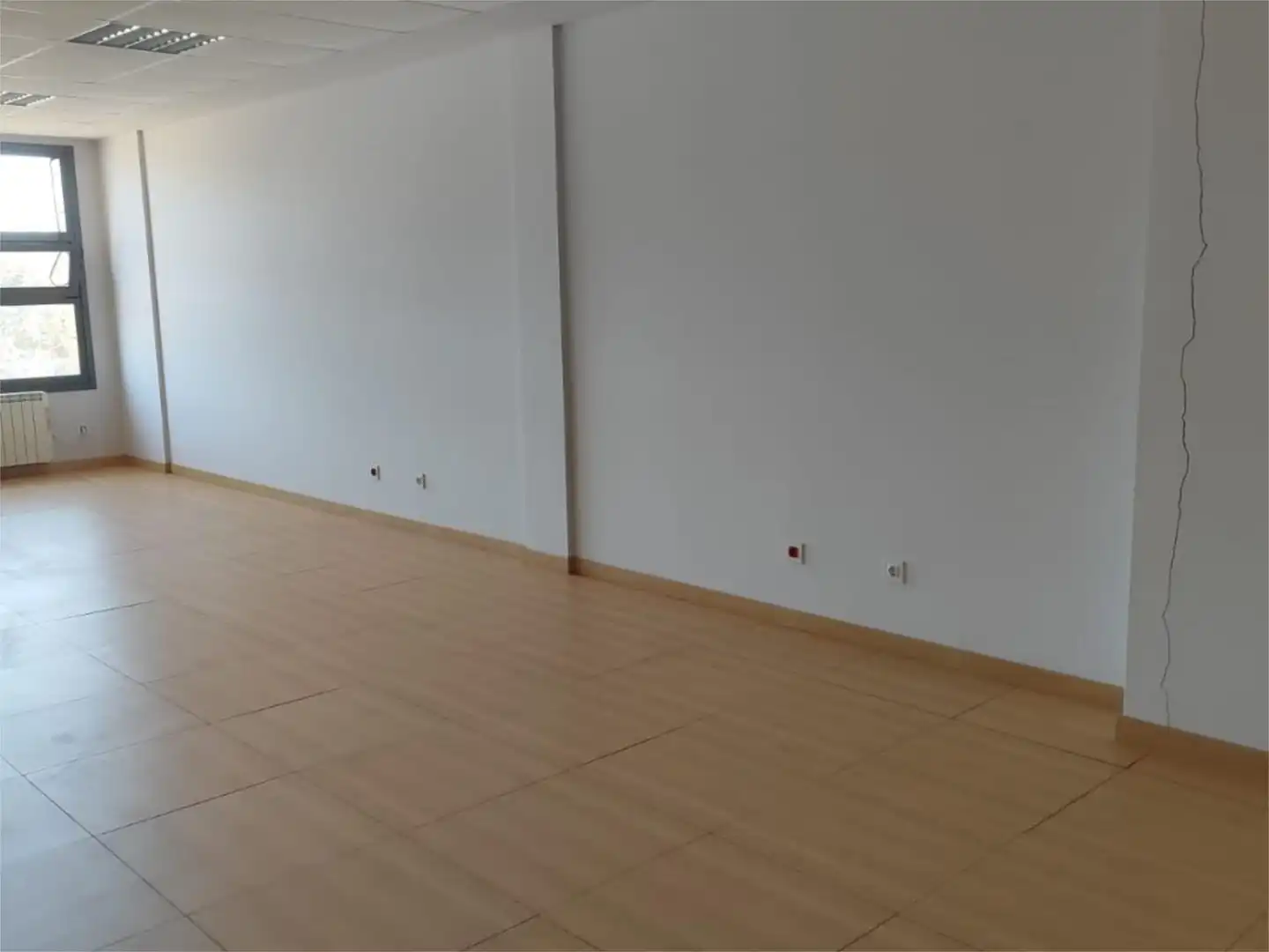 Oficina de alquiler en Llanera