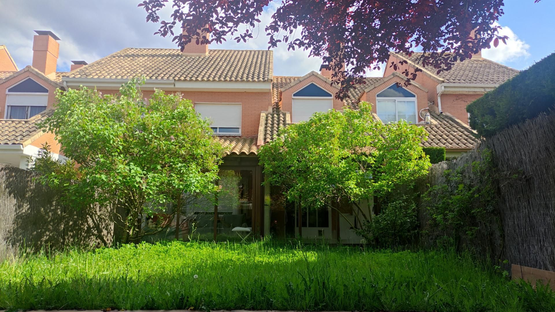 Jardí de Casa o xalet en venda en Aldeamayor de San Martín amb Terrassa, Piscina i Balcó