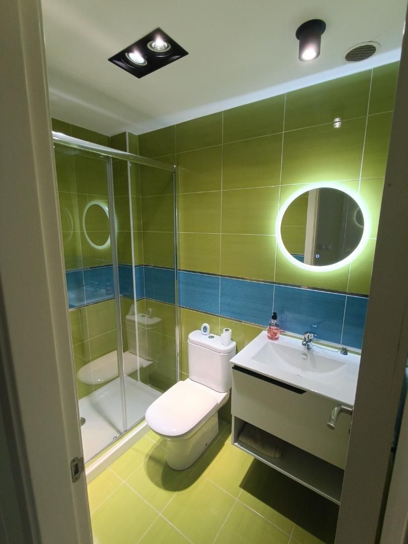 Bany de Apartament de lloguer en Boiro amb Calefacció, Parquet i Terrassa