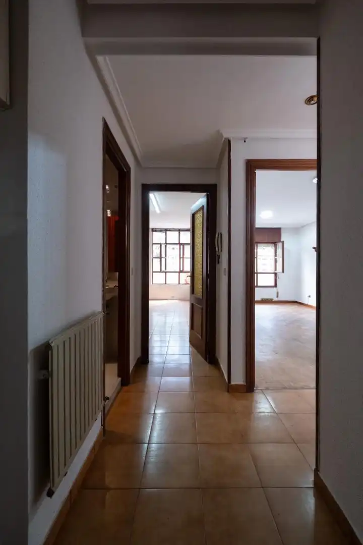 Flat for sale in Calle de Vicente Regueral, 26, Lena Flat for sale in Lena
