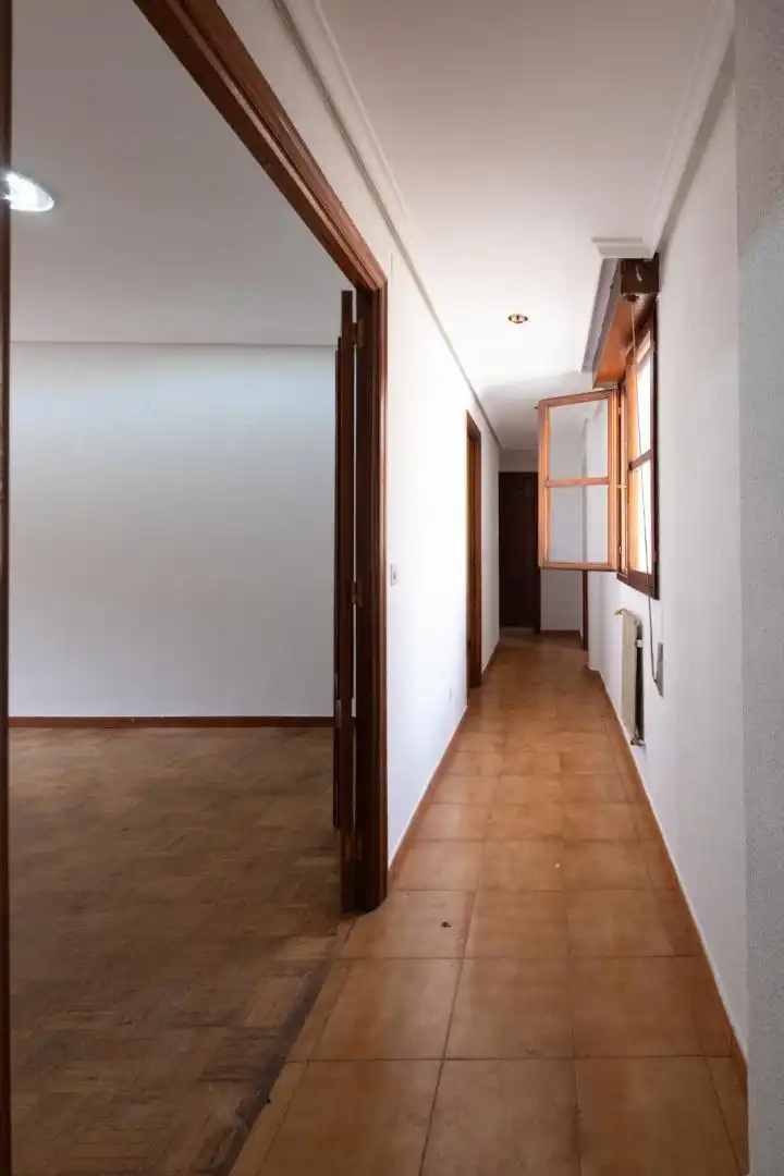 Flat for sale in Calle de Vicente Regueral, 26, Lena Flat for sale in Lena