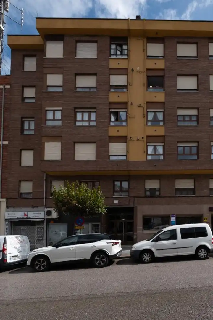 Flat for sale in Calle de Vicente Regueral, 26, Lena Exterior view of Flat for sale in Lena
