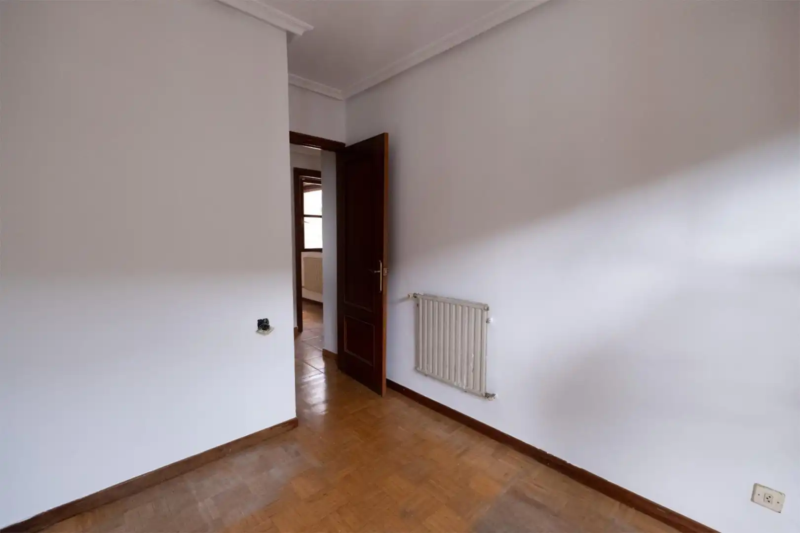 Flat for sale in Calle de Vicente Regueral, 26, Lena Flat for sale in Lena