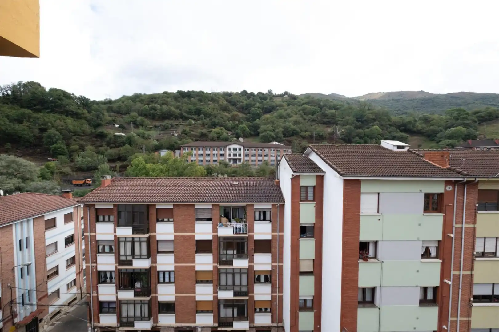 Flat for sale in Calle de Vicente Regueral, 26, Lena Exterior view of Flat for sale in Lena