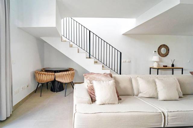 Casa-chalet en Venta en Calle Montemayor, Local en Cancelada