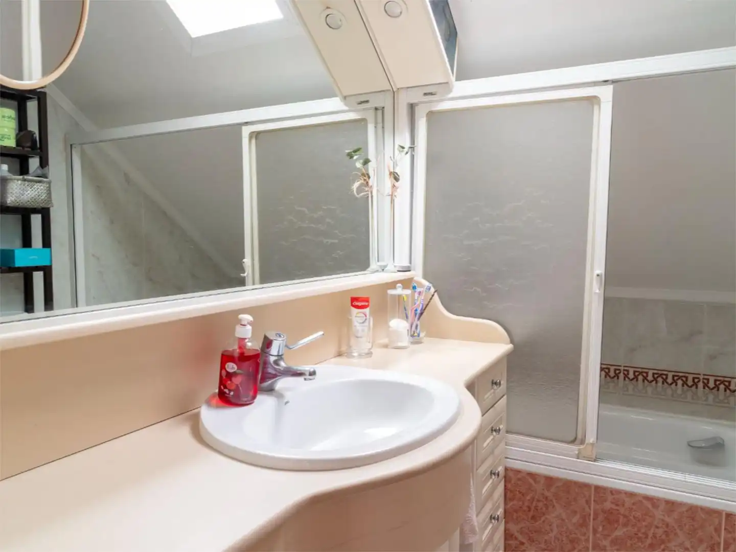 Badezimmer von Wohnung zum Verkauf in  Huelva Capital mit Klimaanlage und Terrasse