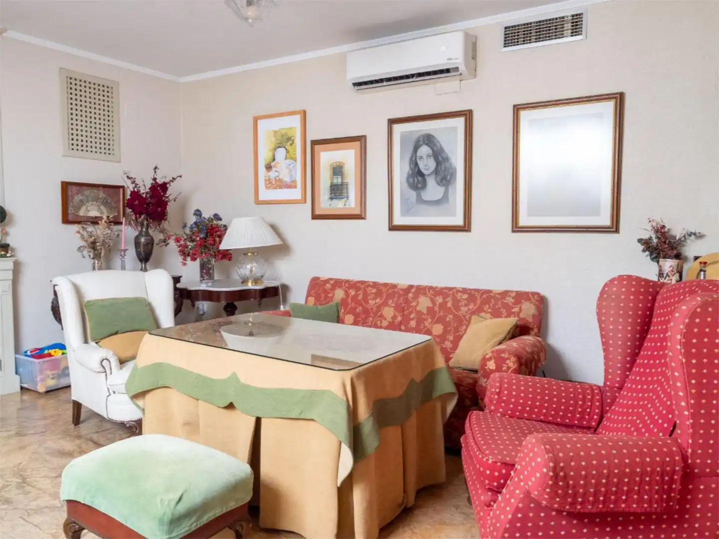 Wohnzimmer von Wohnung zum Verkauf in  Huelva Capital mit Klimaanlage und Terrasse