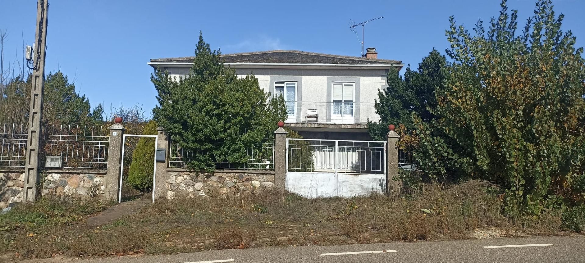 Vista exterior de Casa o chalet en venta en Riofrío de Aliste con Calefacción, Jardín privado y Piscina