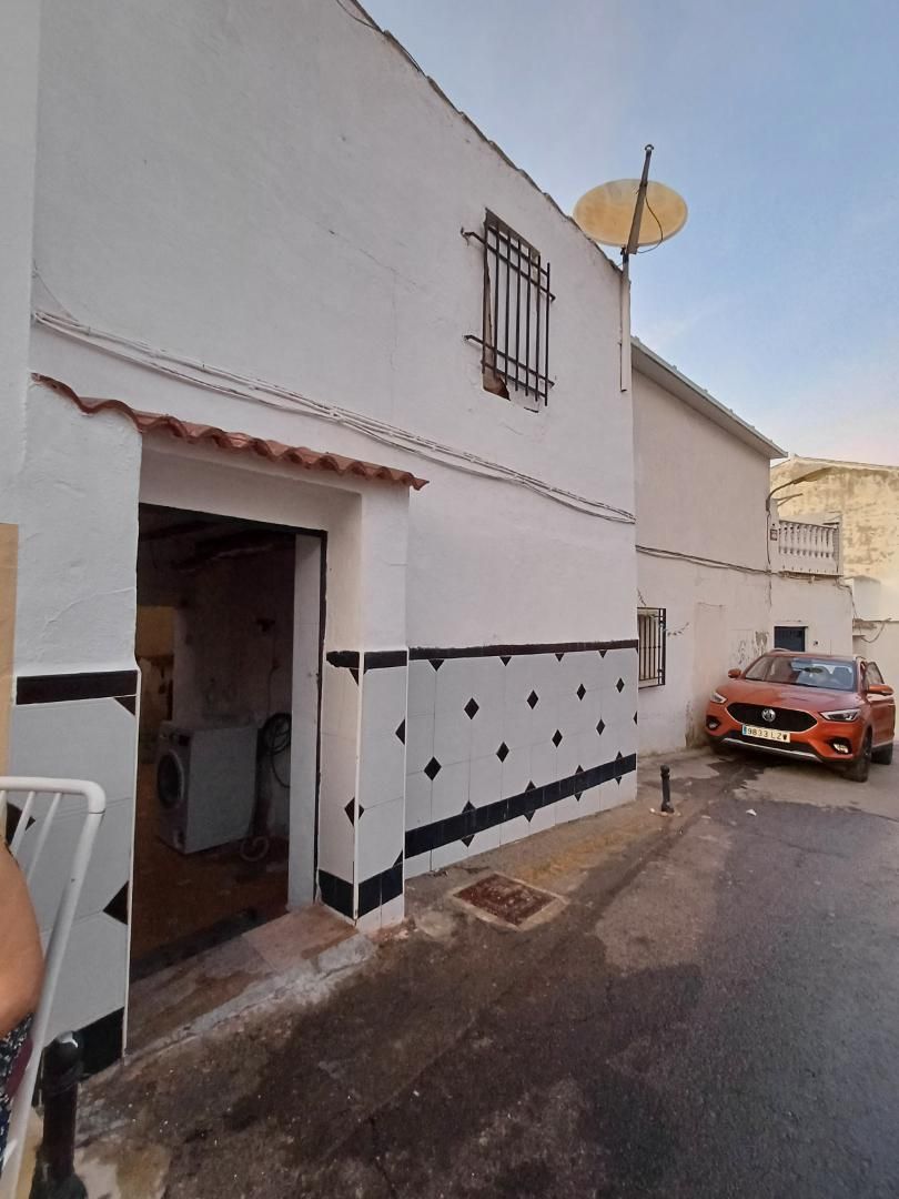 Vista exterior de Casa adosada en venda en Alameda amb Aire condicionat