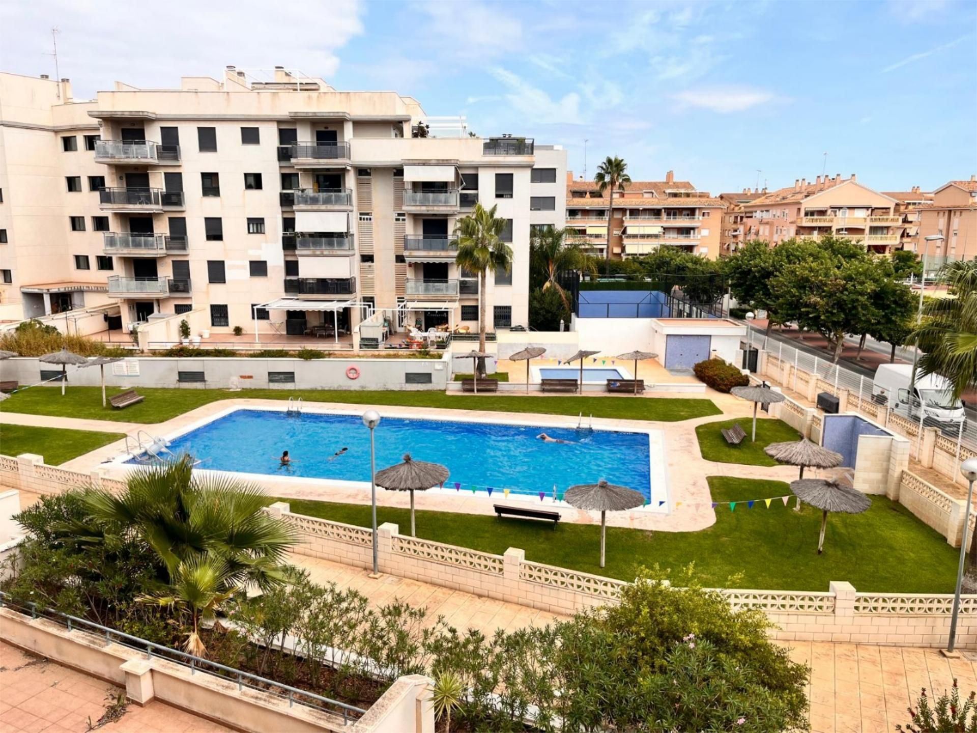 Piscina de Apartament de lloguer en Canet d'En Berenguer amb Aire condicionat, Terrassa i Piscina