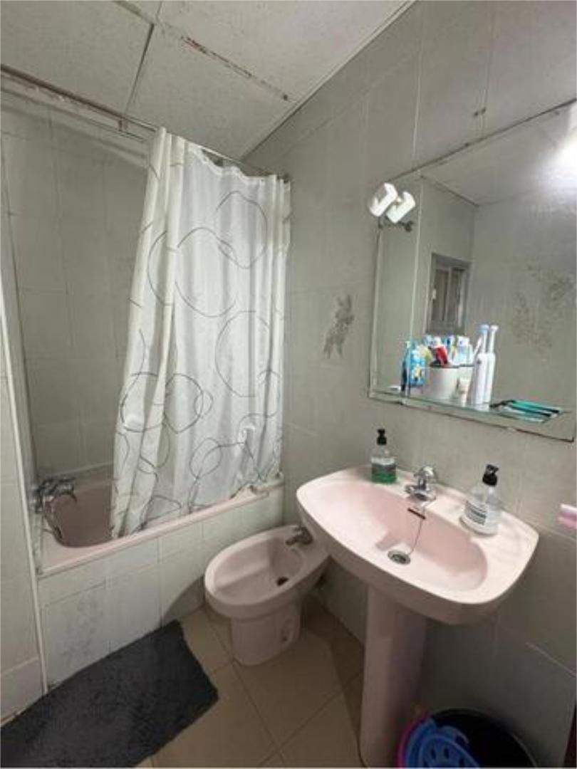 Bathroom of Flat for sale in Girona Capital