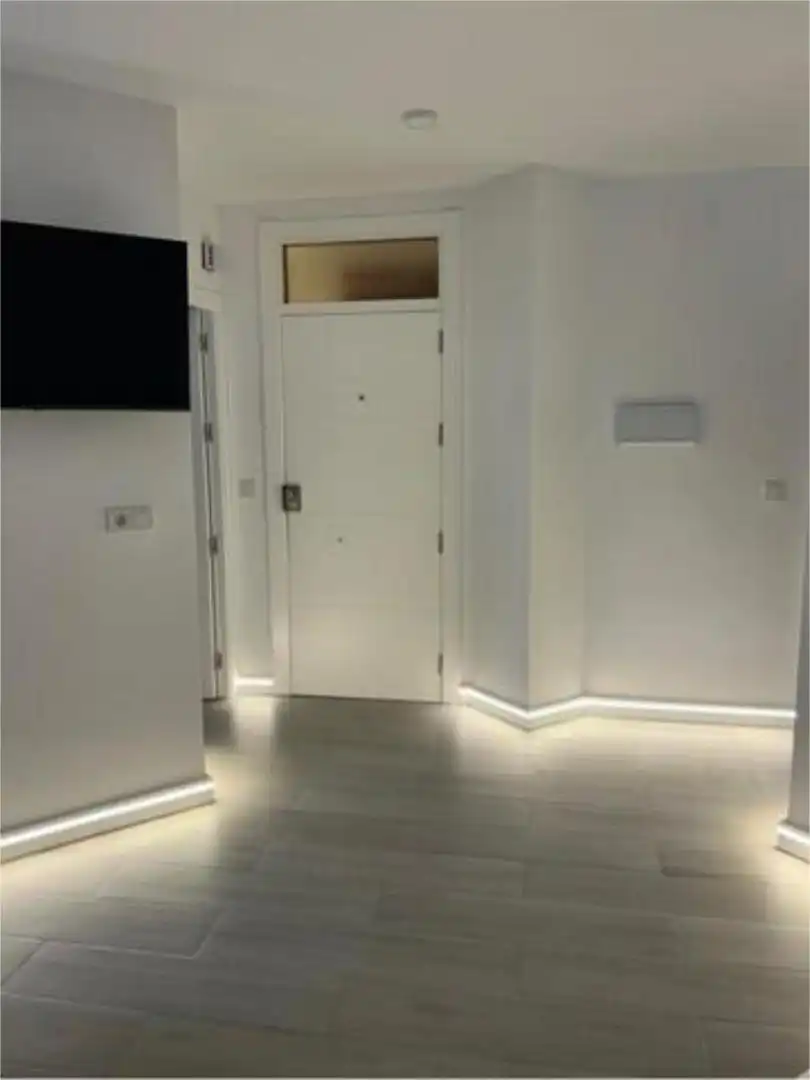 Wohnung zum Verkauf in Centro Wohnung zum Verkauf in Salobreña mit Privatgarten, Terrasse und Schwimmbad