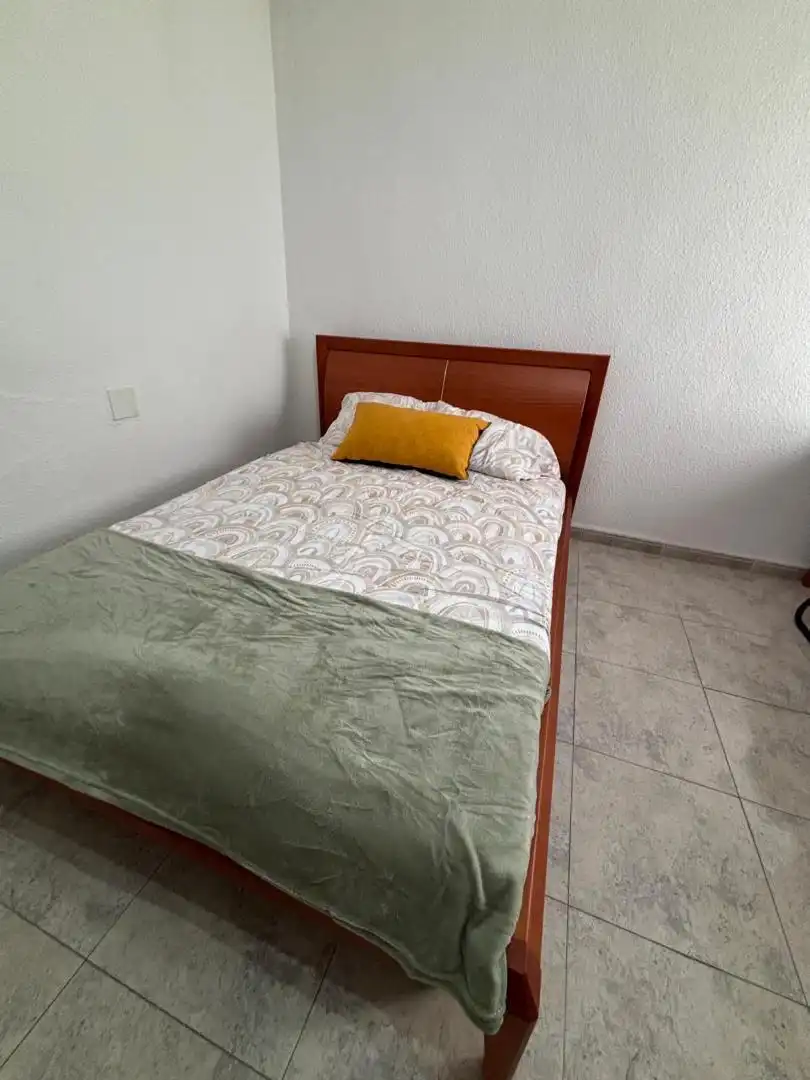 Zimmer in Carrer de Salvador Guinot, 63, Ensanche - Río Júcar Zimmer in Carrer de Salvador Guinot, 63, Ensanche - Río Júcar