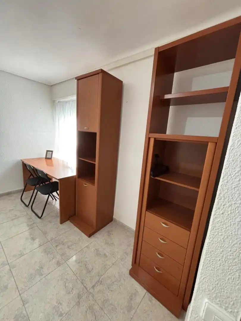 Zimmer in Carrer de Salvador Guinot, 63, Ensanche - Río Júcar Zimmer in Carrer de Salvador Guinot, 63, Ensanche - Río Júcar