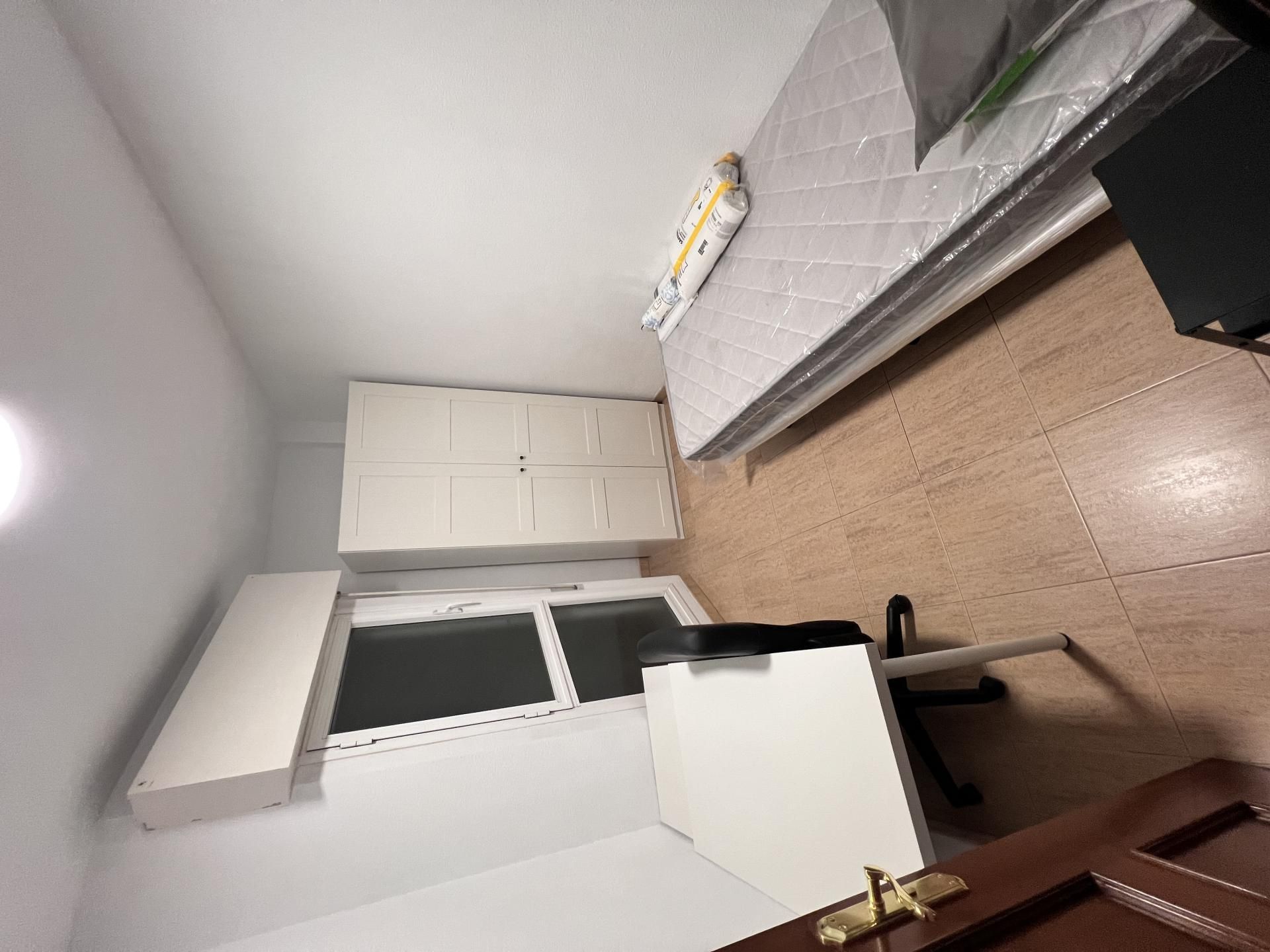 Habitación de Piso para compartir en San Cristóbal de la Laguna con Amueblado