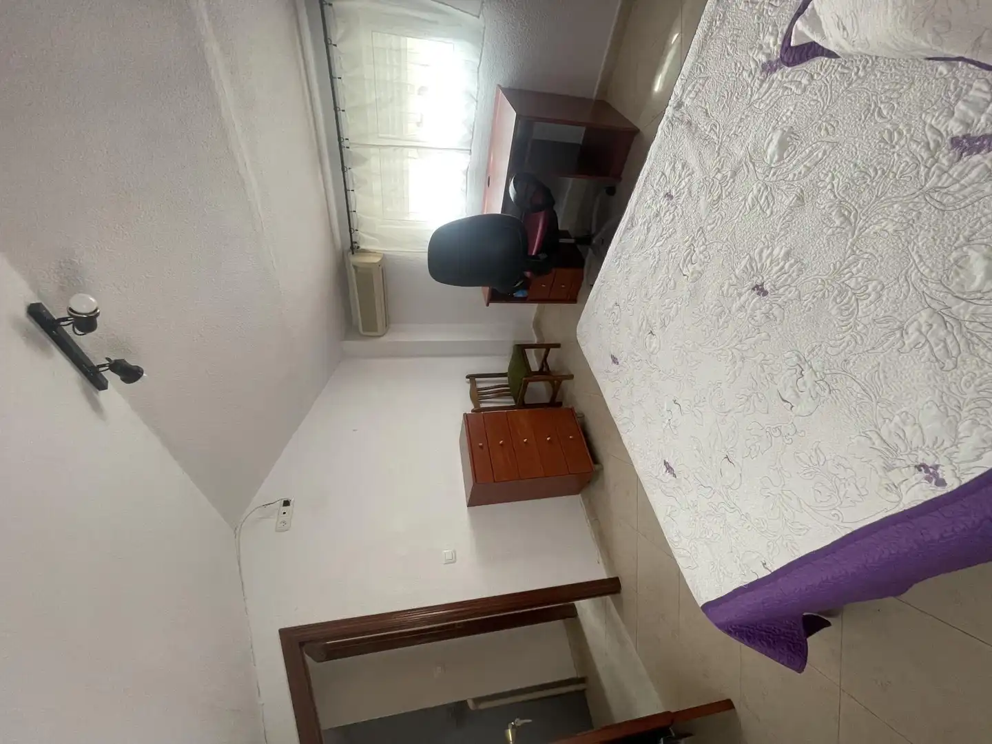 Bedroom of Flat for share in Badajoz  with Air Conditioner, Heating and Terrace