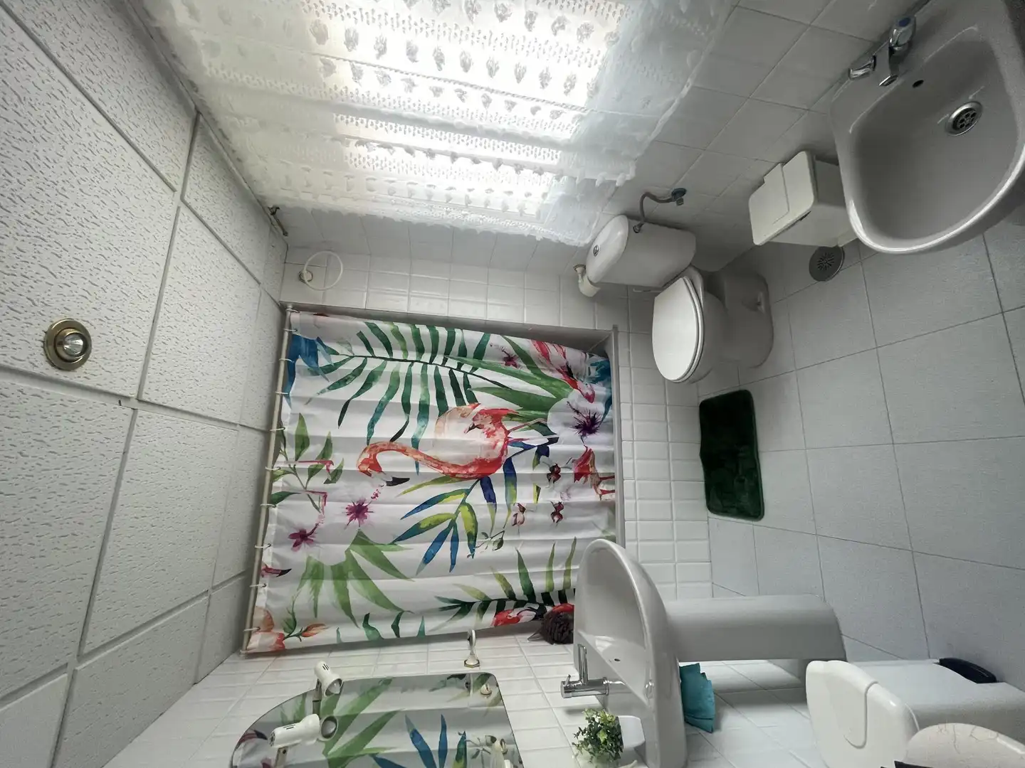 Bathroom of Flat for share in Badajoz  with Air Conditioner, Heating and Terrace