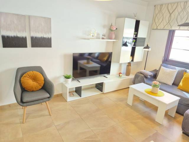 Piso en Alquiler en Calle José Bisso, 21 en Girón - Las Delicias