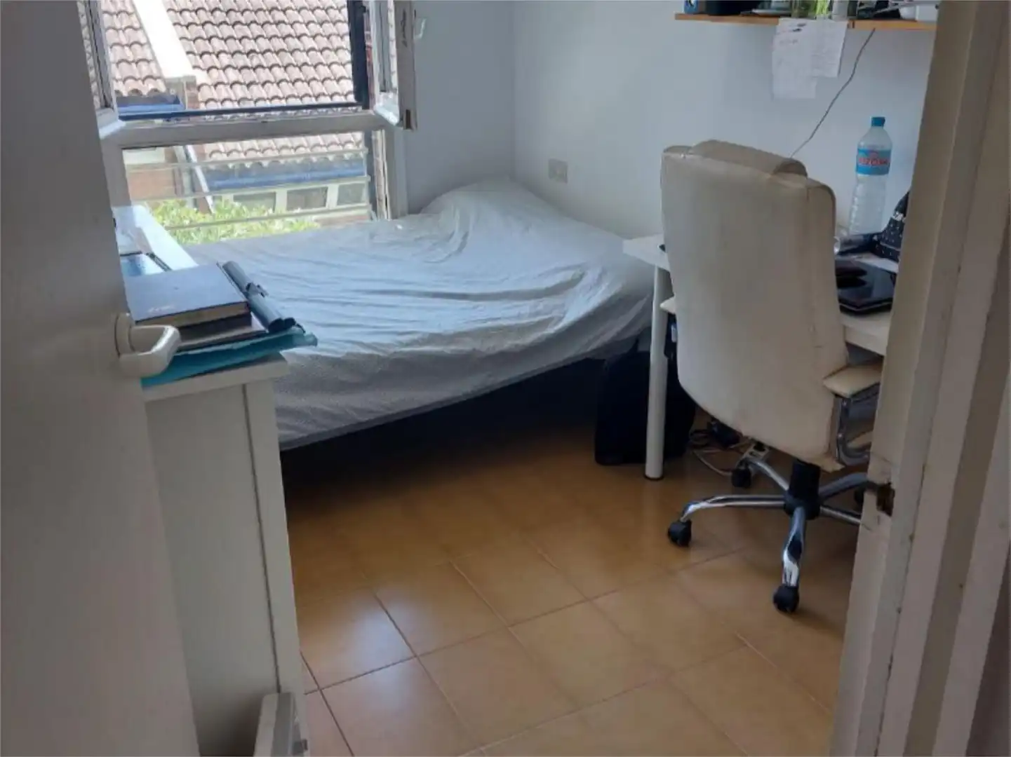 Habitación en Passeig de la Muntanya, 20, Centre Habitación de Casa adosada para compartir en Sant Just Desvern con Terraza, Trastero y Amueblado
