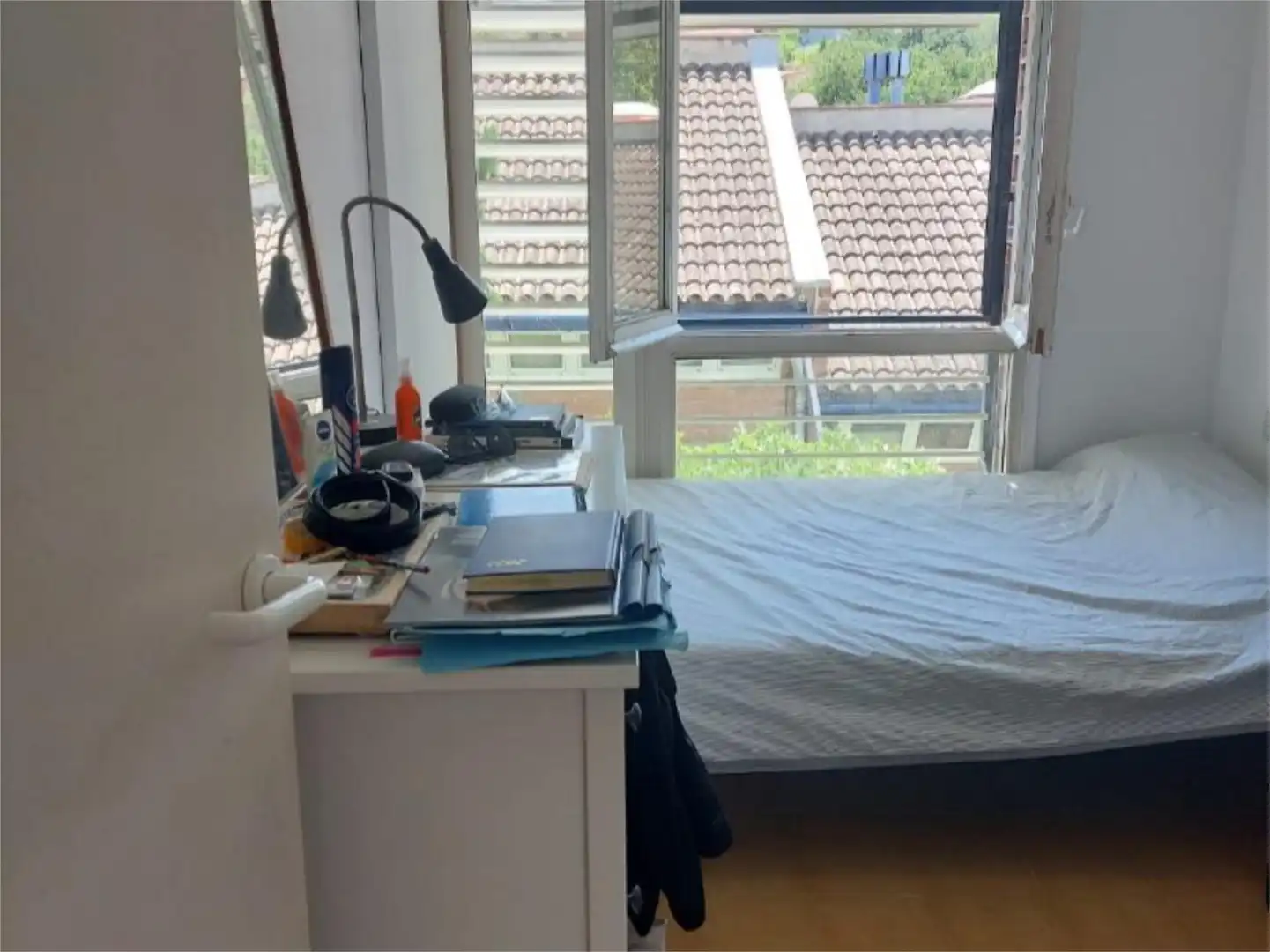 Habitación en Passeig de la Muntanya, 20, Centre Habitación de Casa adosada para compartir en Sant Just Desvern con Terraza, Trastero y Amueblado