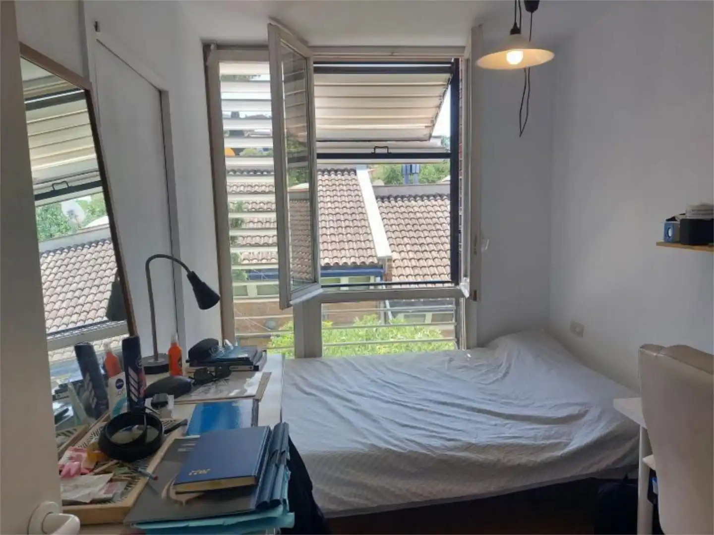Habitación en Passeig de la Muntanya, 20, Centre Habitación de Casa adosada para compartir en Sant Just Desvern con Terraza, Trastero y Amueblado