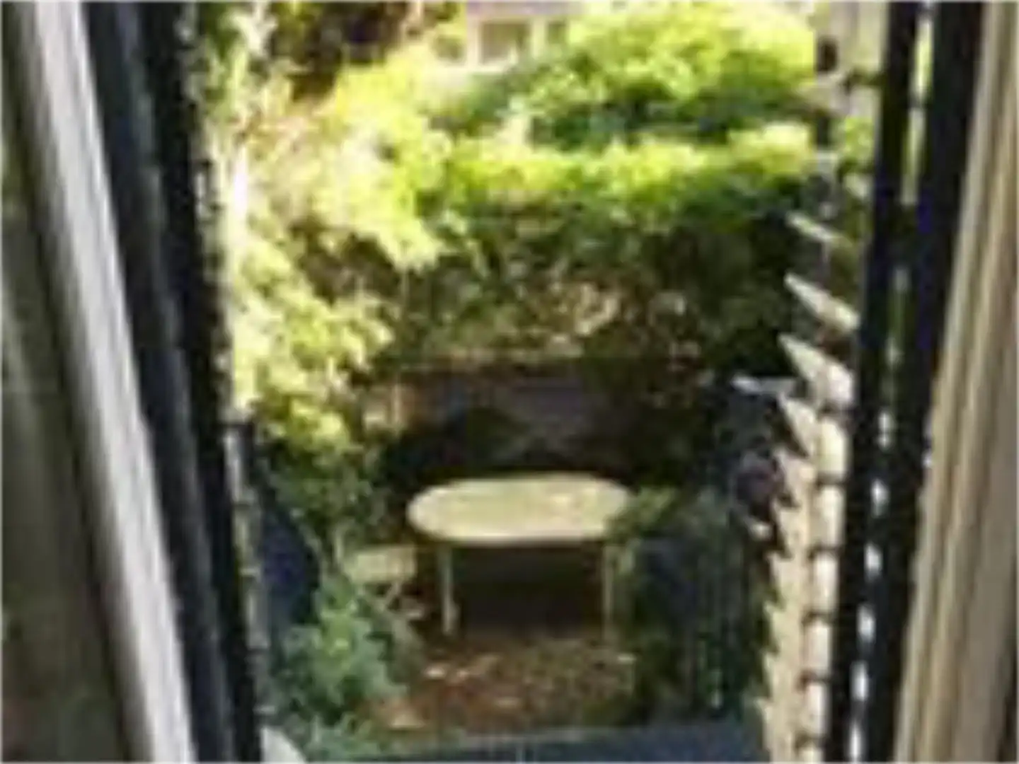 Habitación en Passeig de la Muntanya, 20, Centre Jardín de Casa adosada para compartir en Sant Just Desvern con Terraza, Trastero y Amueblado