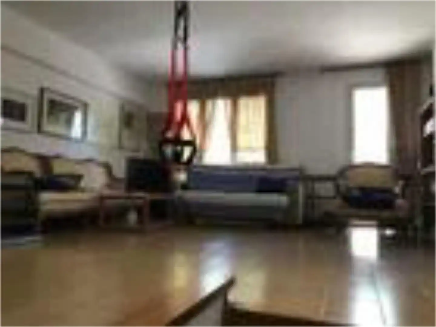 Habitación en Passeig de la Muntanya, 20, Centre Sala de estar de Casa adosada para compartir en Sant Just Desvern con Terraza, Trastero y Amueblado
