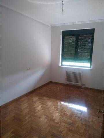 Piso en Alquiler en Capuchinos - Glorieta - Ciudad Jardín