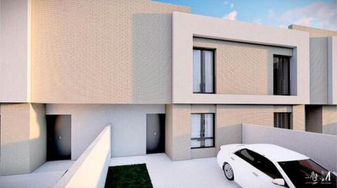 Casa adosada en venda a Yuncos, Toledo - imatge 2 Foto 2 de Casa adosada en venda a Yuncos, Toledo