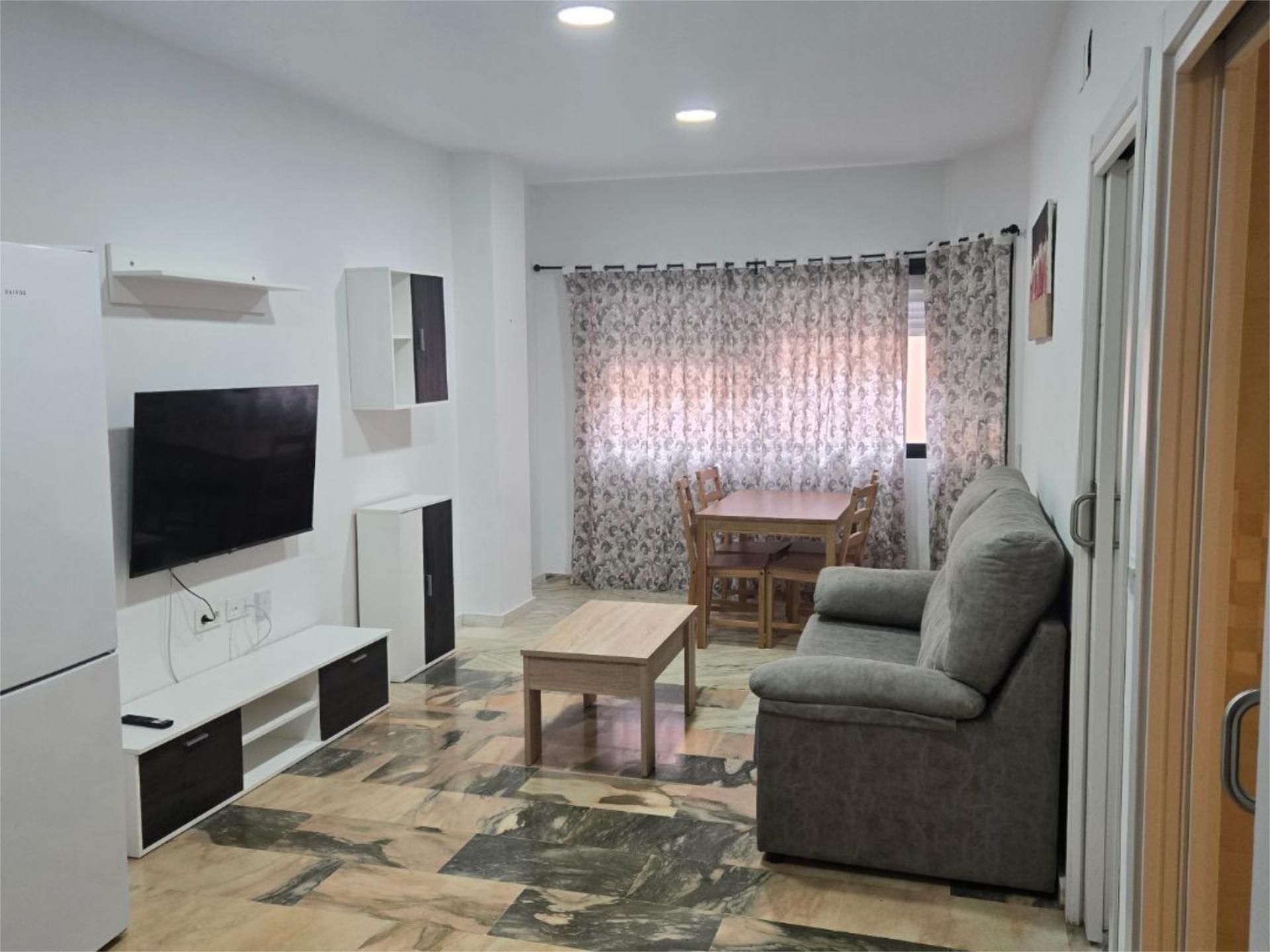 Living room of Flat to rent in  Sevilla Capital  with Air Conditioner, Heating and Swimming Pool
