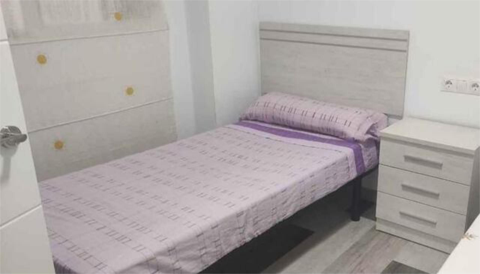 Dormitori de Casa o xalet per a compartir en Vélez-Málaga
