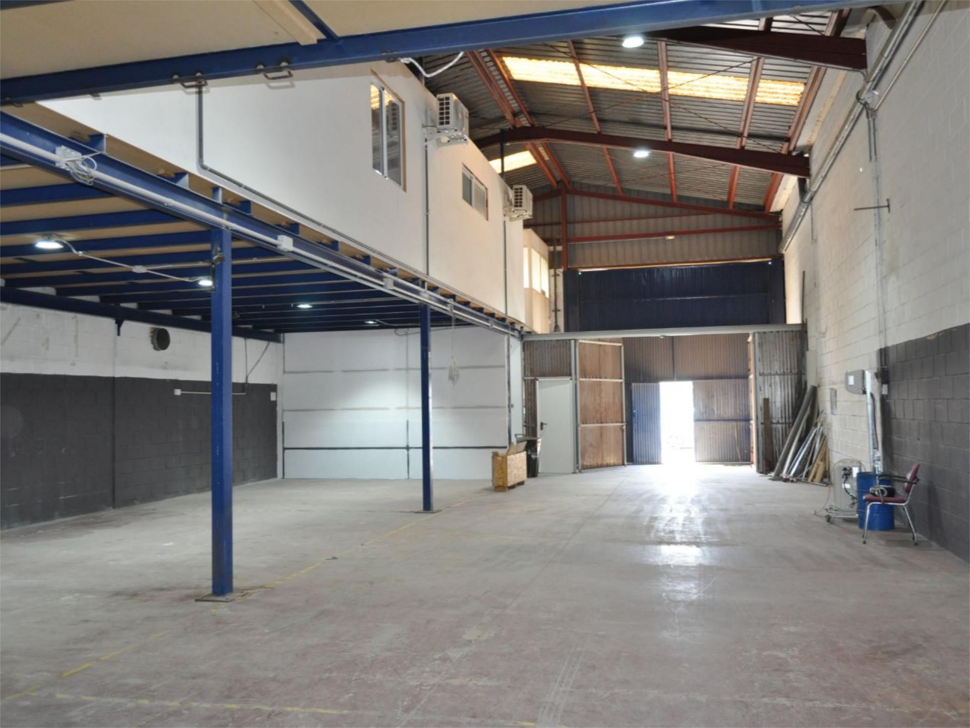 Industrial buildings to rent in Vícar  with Air Conditioner