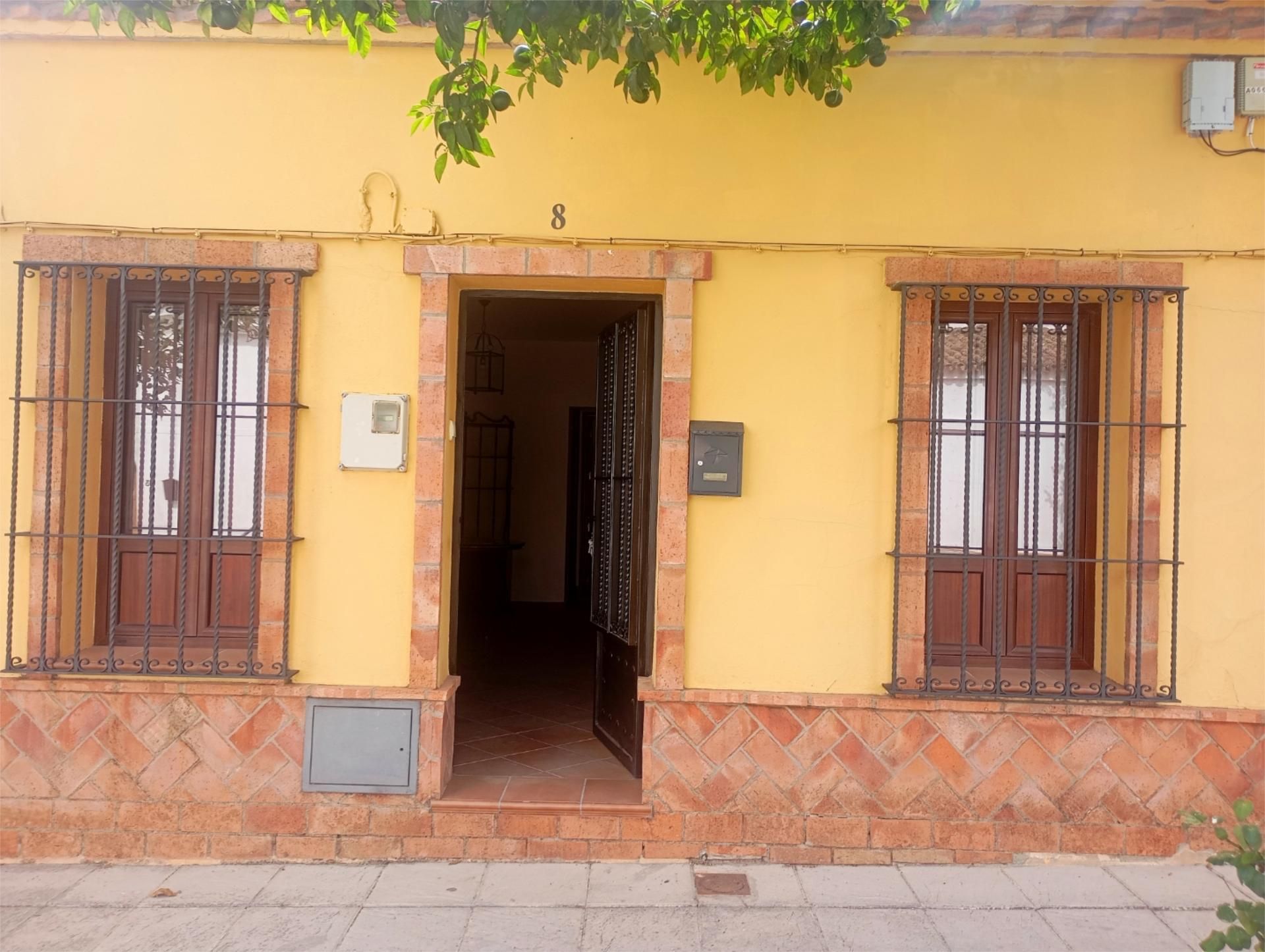 Vista exterior de Casa adosada en venda en San José del Valle amb Moblat, Rentadora i Microones