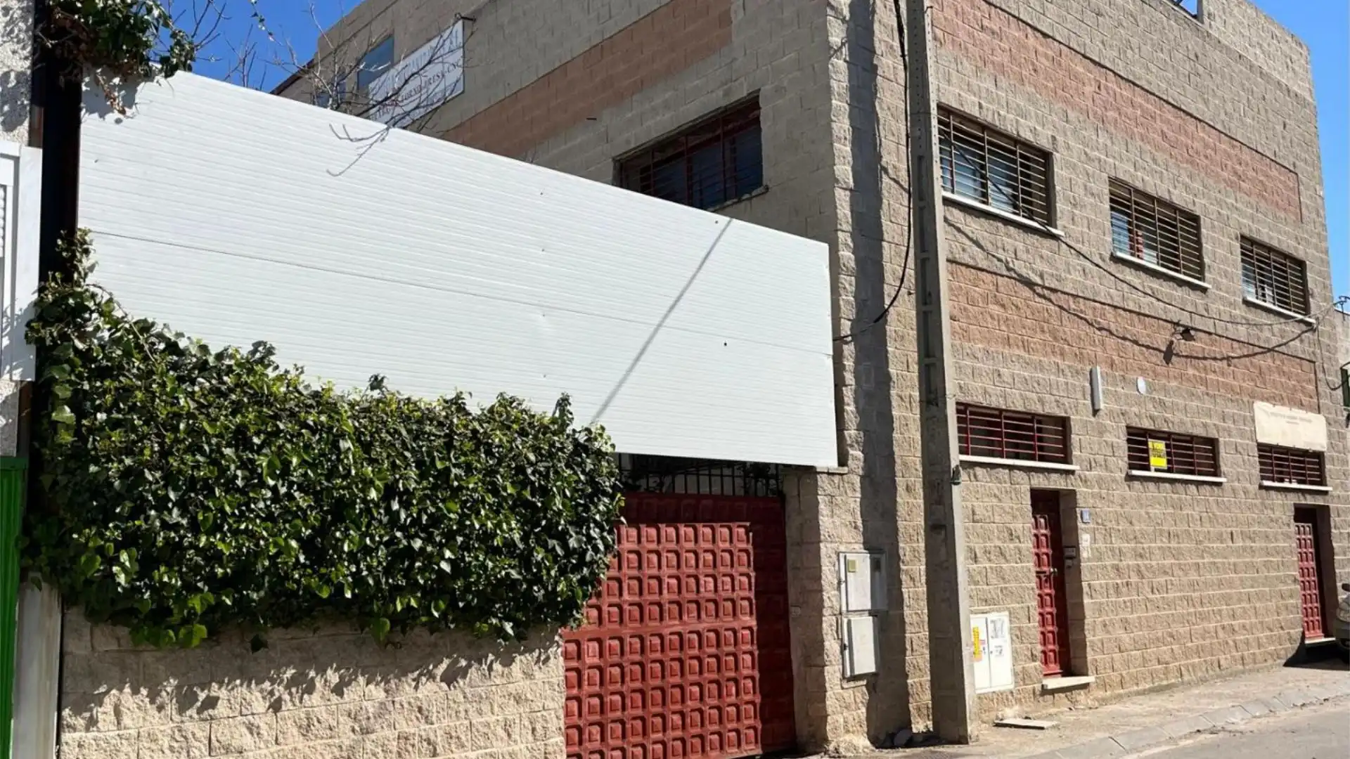 Nave industrial en venta en Calle Puerto de San Glorio, 44, Leganés Norte Vista exterior de Nave industrial en venta en Leganés con Aire acondicionado, Calefacción y Amueblado
