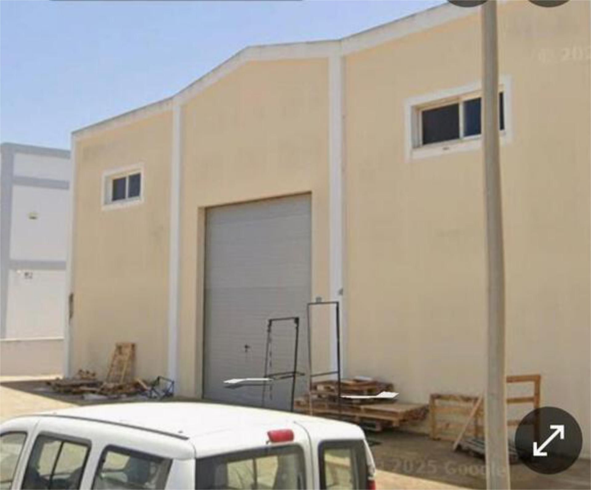 Vista exterior de Nau industrial de lloguer en Ciutadella de Menorca