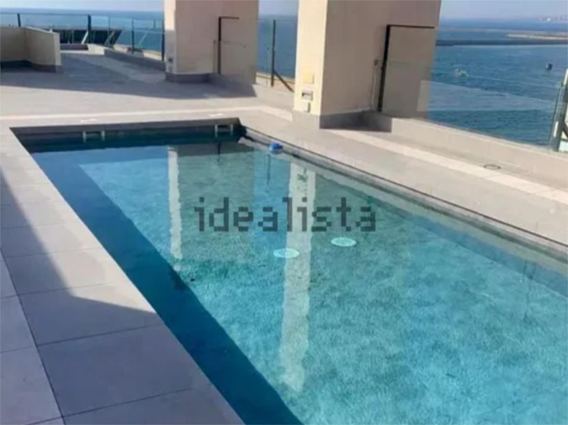 Piscina de Pis de lloguer en  Almería Capital amb Aire condicionat, Calefacció i Parquet