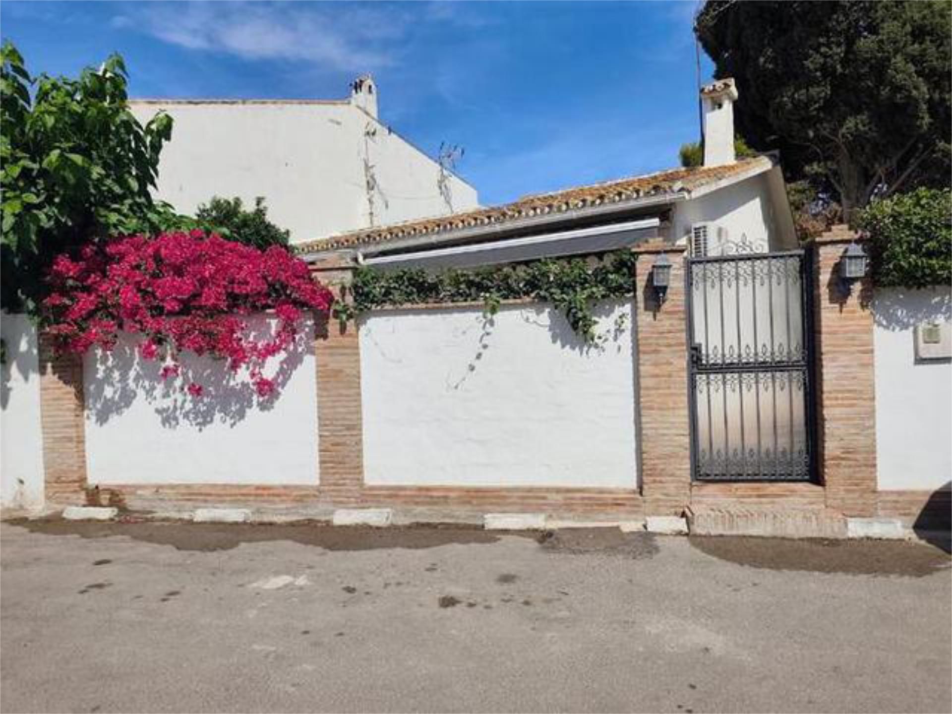 Exterior view of House or chalet for sale in Estepona  with Private garden, Terrace and Furnished