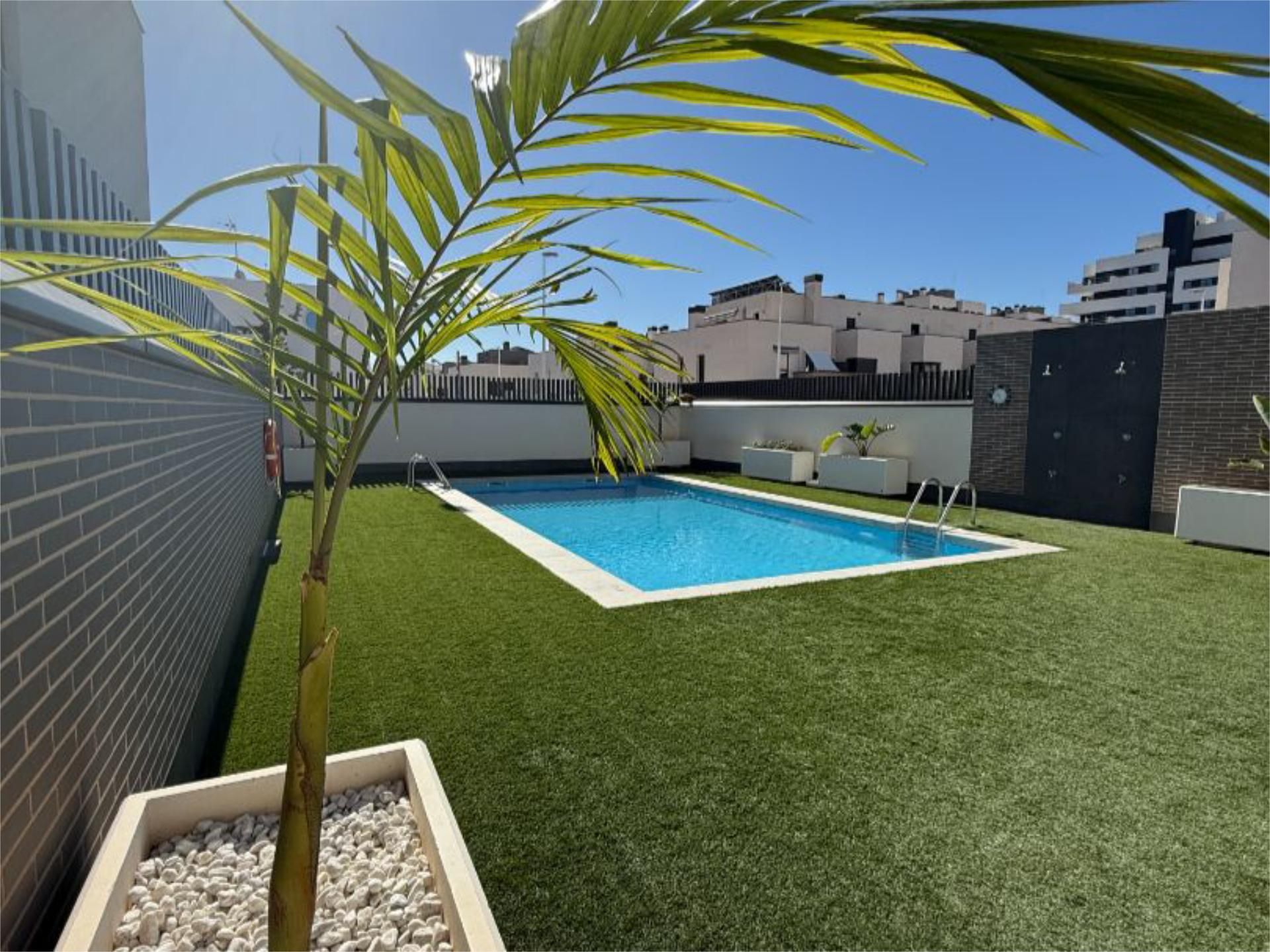 Piscina de Casa adosada en venda en Sagunto / Sagunt amb Aire condicionat, Piscina i Balcó