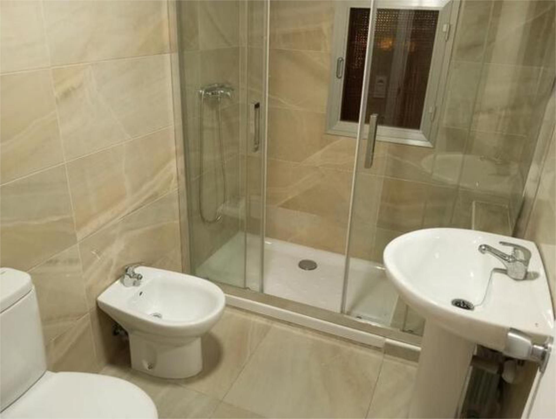 Bany de Pis de lloguer en  Zaragoza Capital amb Terrassa