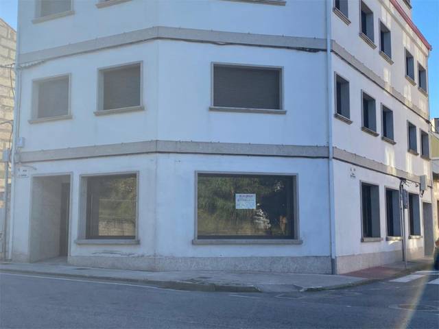 Local comercial en Alquiler en Avenida das Carolinas, 10 en Vilagarcía