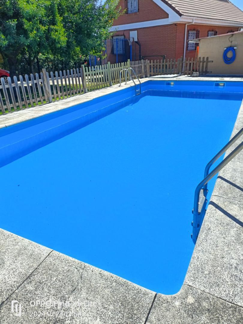 Piscina de Casa o xalet en venda en Villaquilambre amb Calefacció, Jardí privat i Parquet