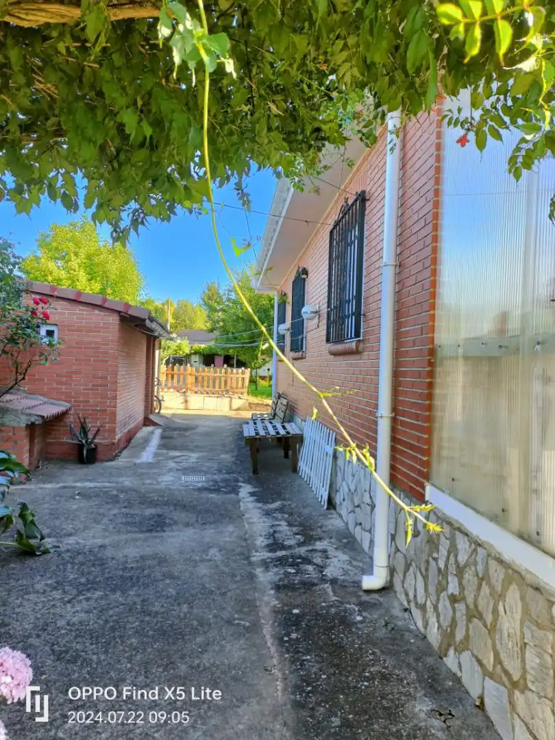 Casa o chalet en venta en Travesía Eras de San Juan, 3, Villaquilambre Vista exterior de Casa o chalet en venta en Villaquilambre con Calefacción, Jardín privado y Parquet