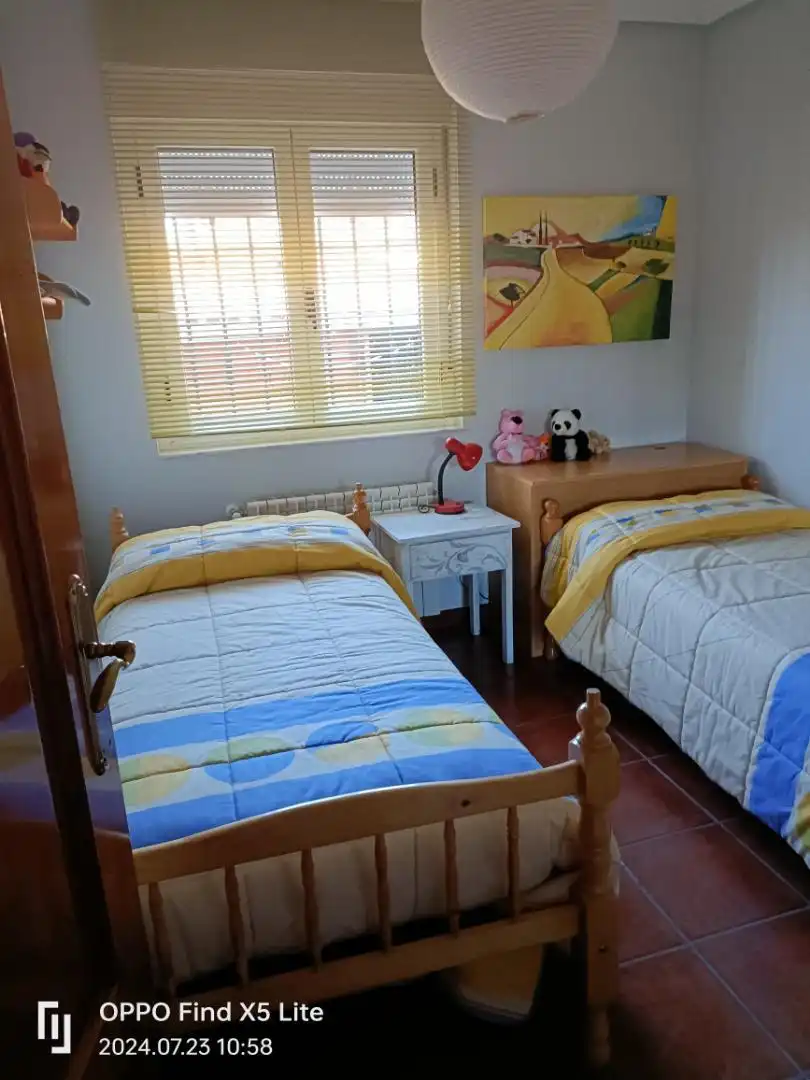 Casa o chalet en venta en Travesía Eras de San Juan, 3, Villaquilambre Habitación de Casa o chalet en venta en Villaquilambre con Calefacción, Jardín privado y Parquet