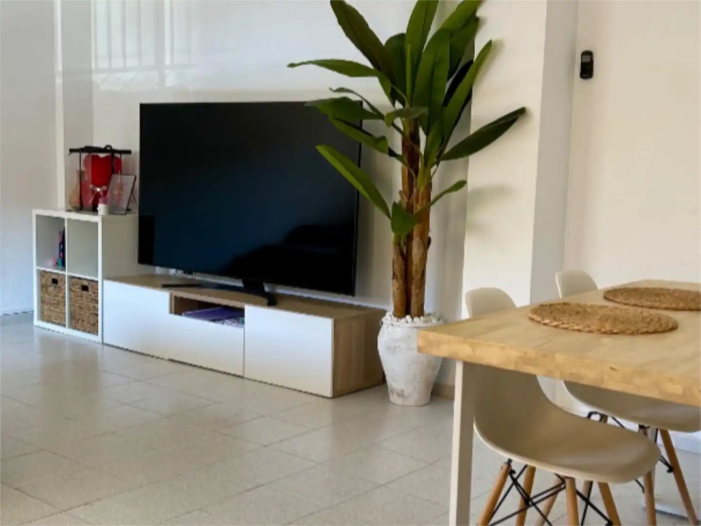 Sala d'estar de Casa adosada per a compartir en Mérida amb Aire condicionat, Calefacció i Moblat