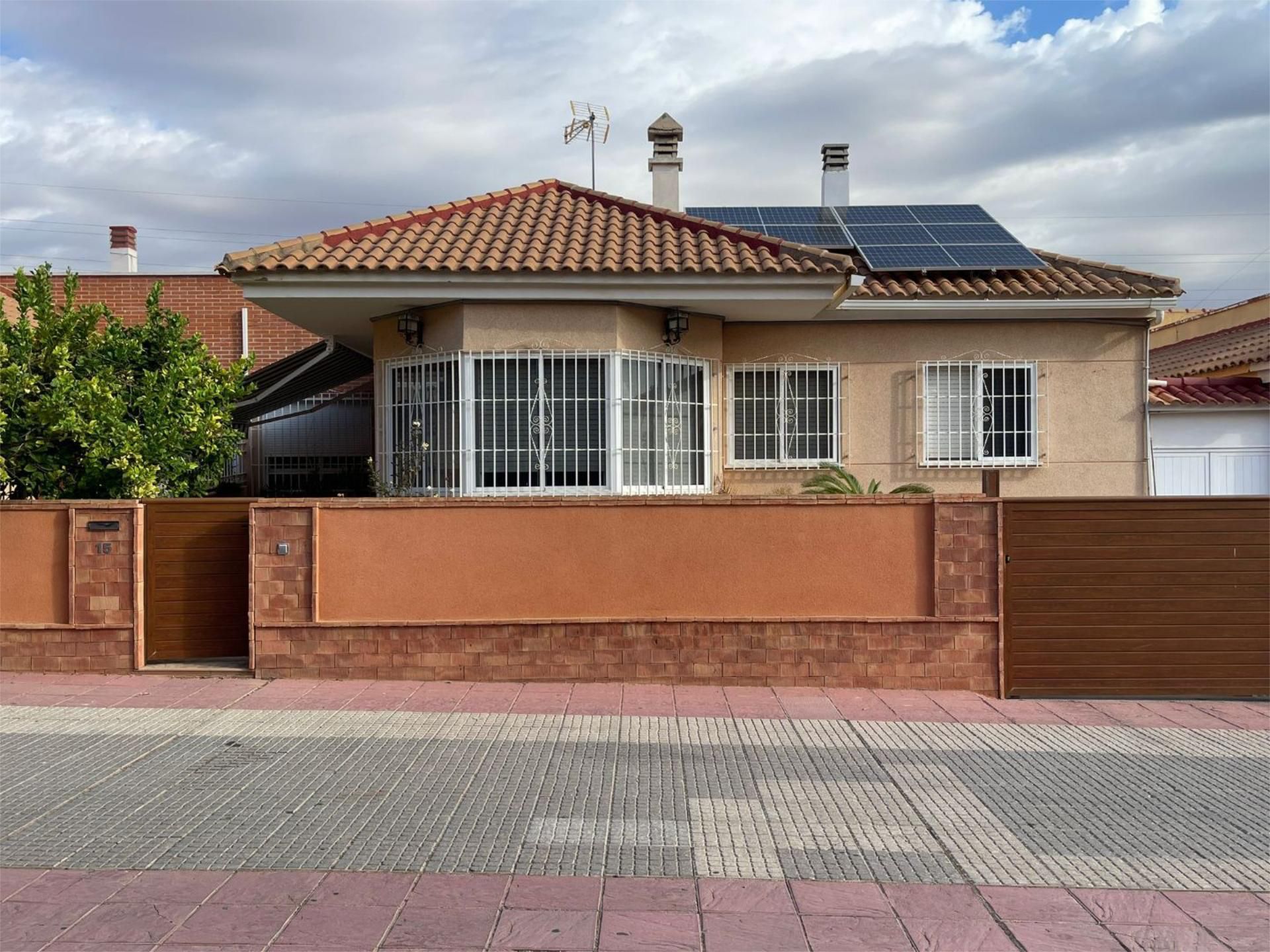 Vista exterior de Planta baixa en venda en Cartagena amb Aire condicionat i Terrassa