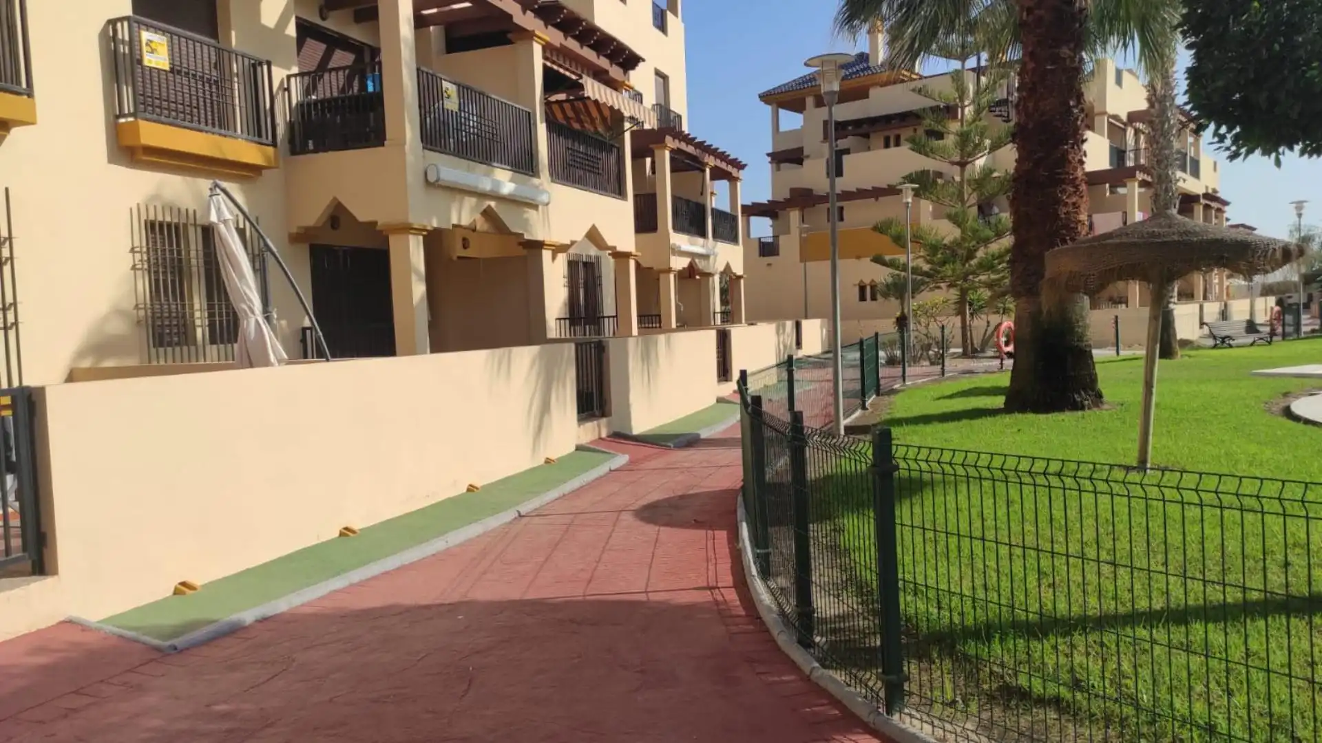 Vista exterior de Apartament de lloguer en Vera amb Aire condicionat, Calefacció i Jardí privat