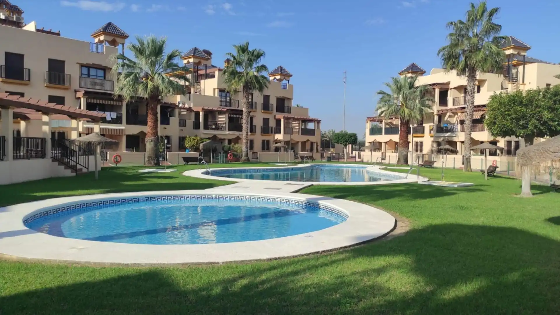 Vista exterior de Apartament de lloguer en Vera amb Aire condicionat, Calefacció i Jardí privat